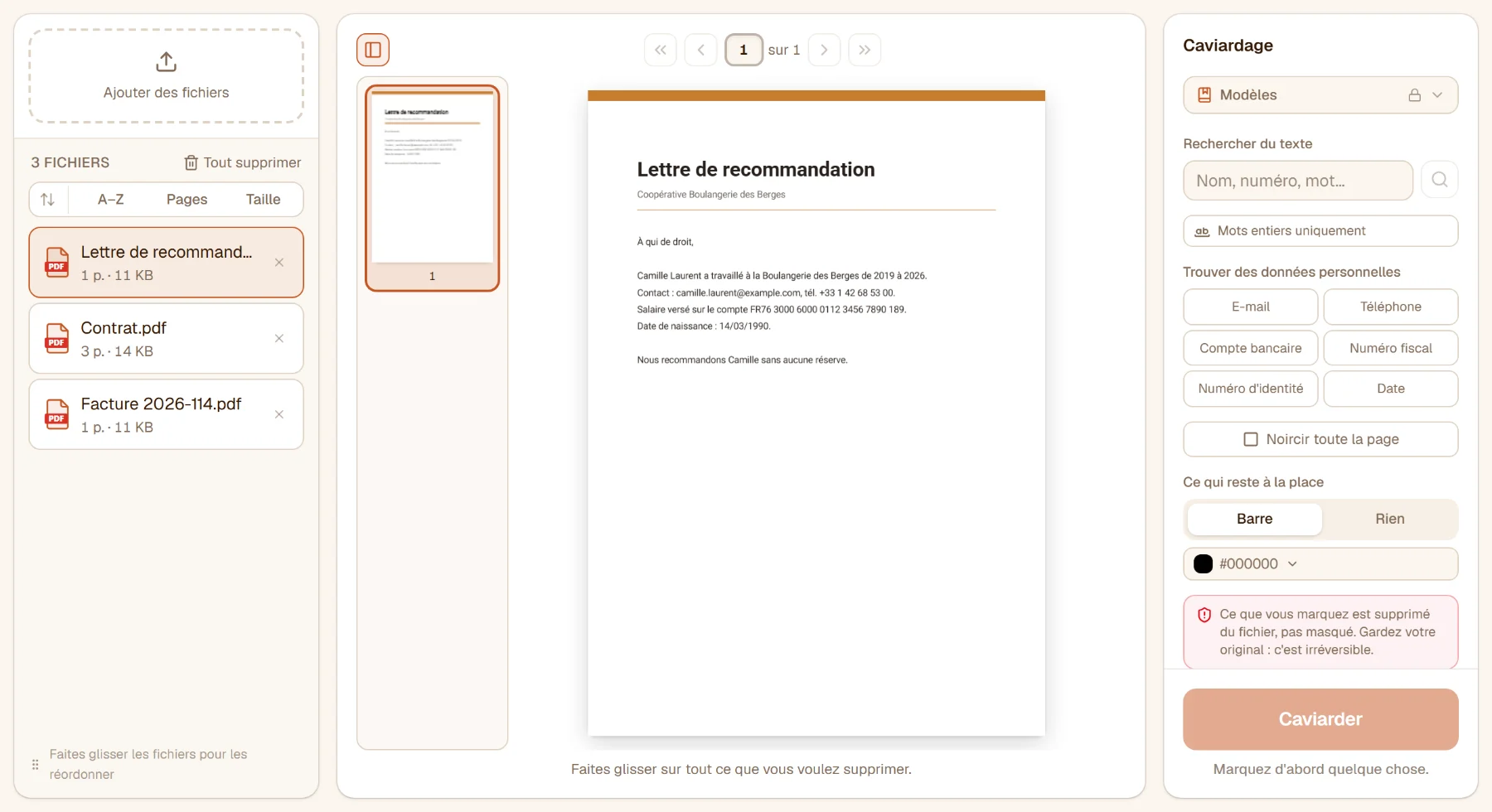 Caviarder un PDF avec trois fichiers dans la liste et une lettre de recommandation ouverte, les options de caviardage à droite